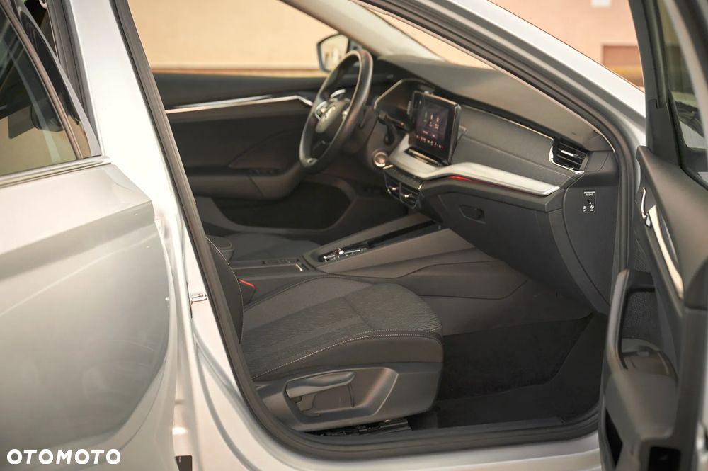 Skoda Octavia 1.5 TSI e-TEC DSG Selection Plus - 25