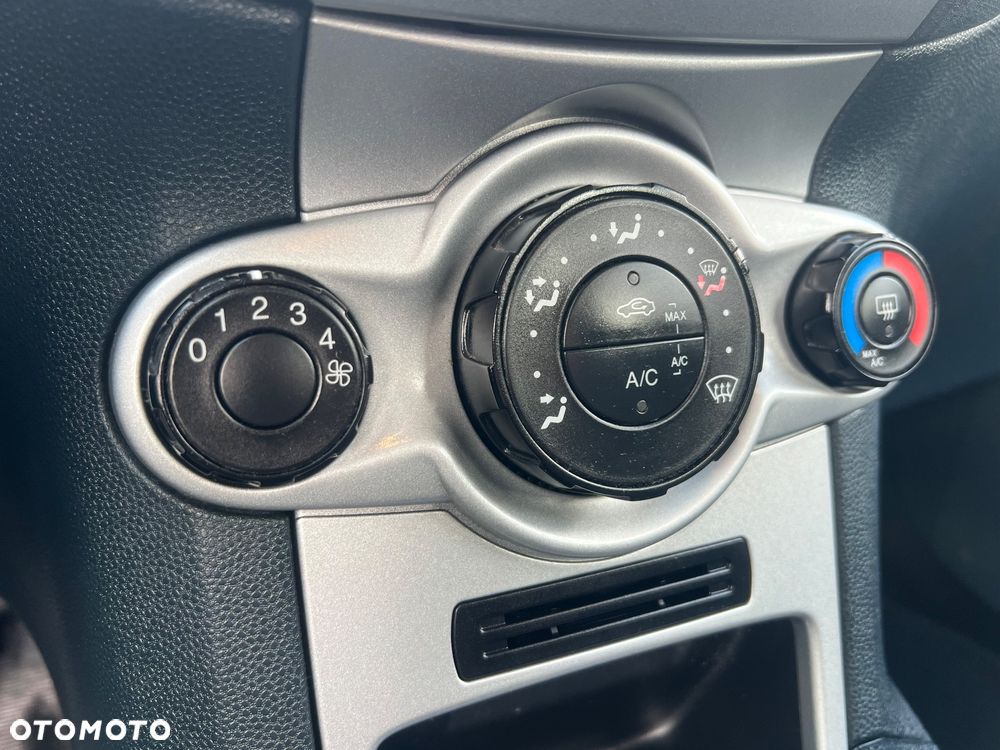 Ford Fiesta 1.25 SYNC Edition - 29