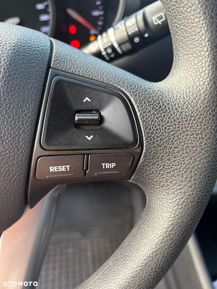 Kia Rio 1.2 L - 18