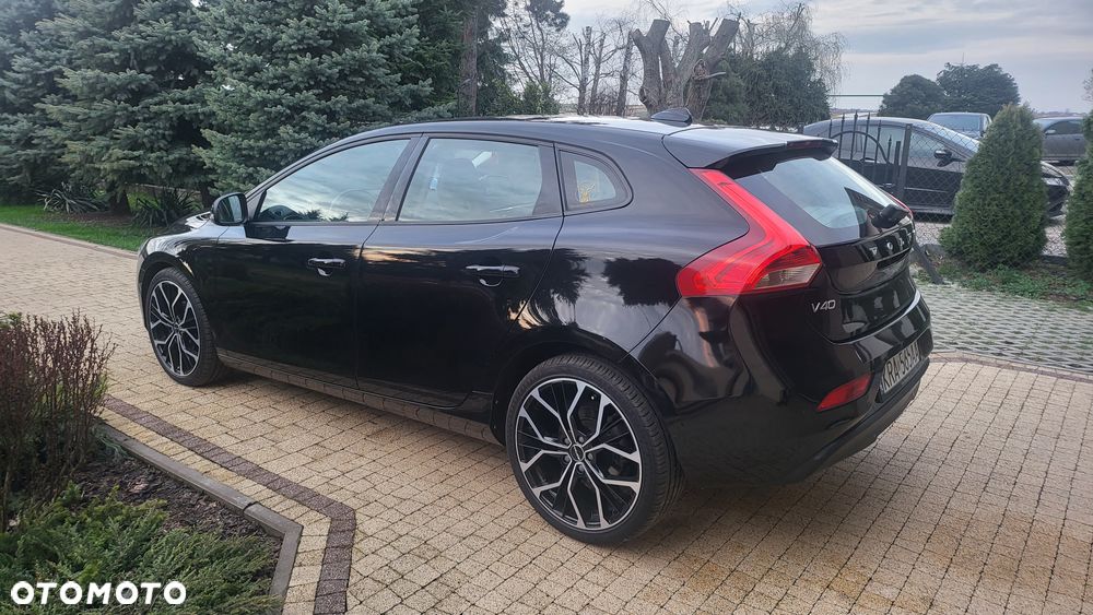 Volvo V40 D2 Momentum - 4