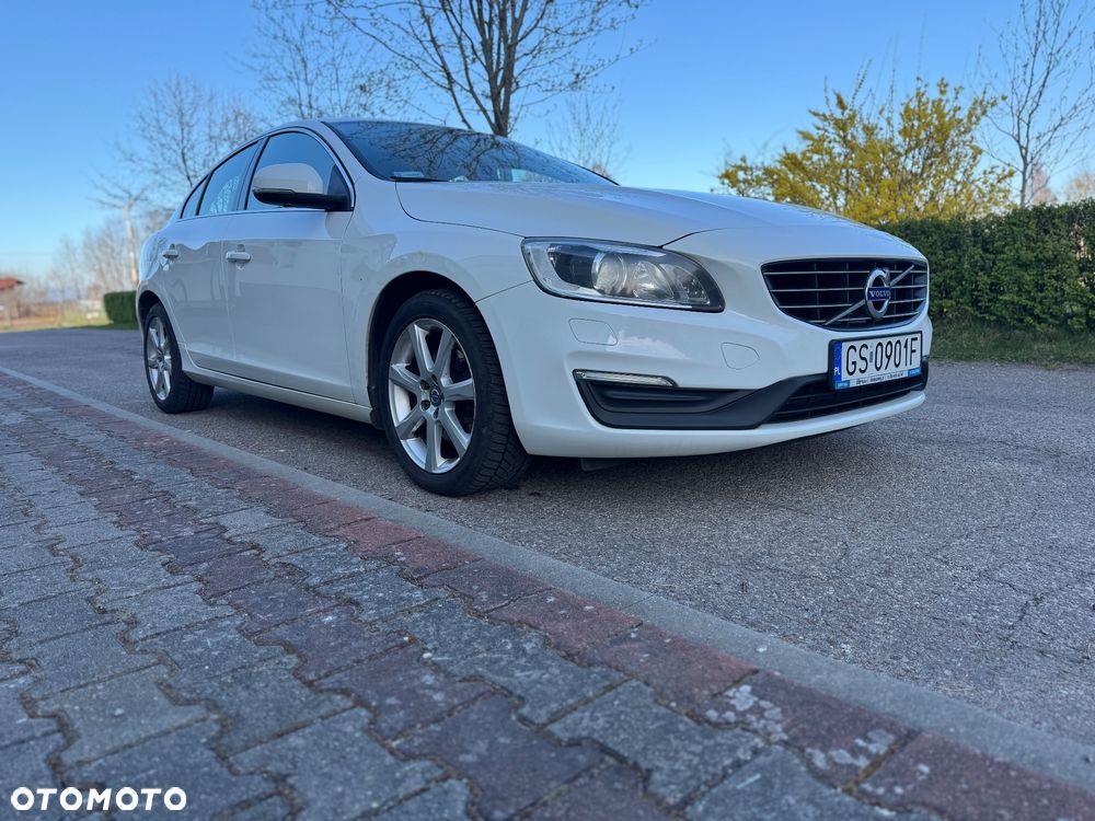 Volvo S60 D4 Drive-E Momentum - 3