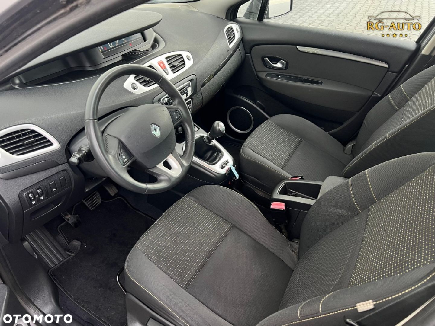 Renault Grand Scenic - 31