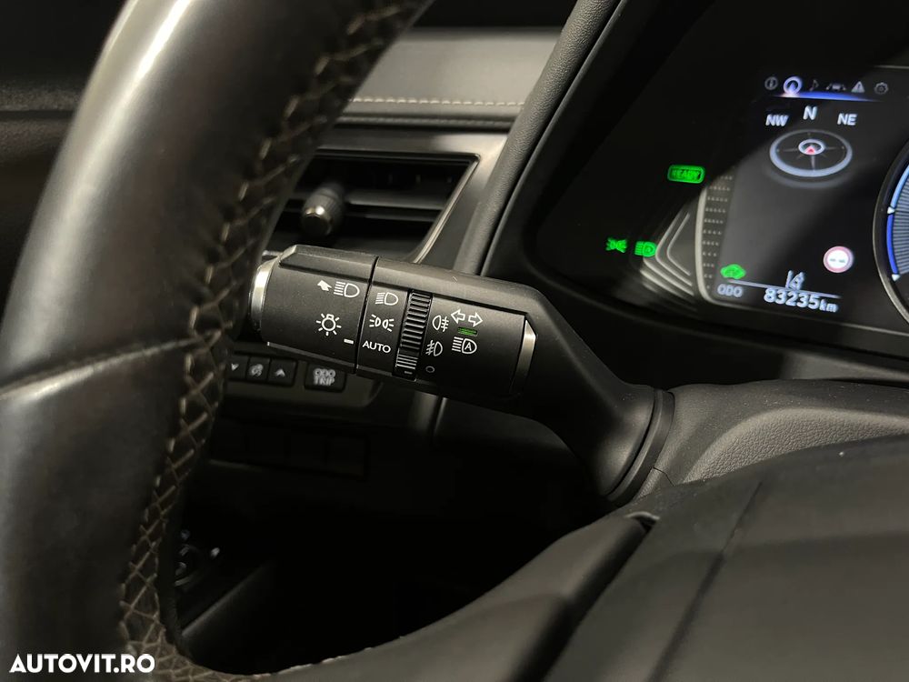 Lexus UX 250h Executive Line - 24