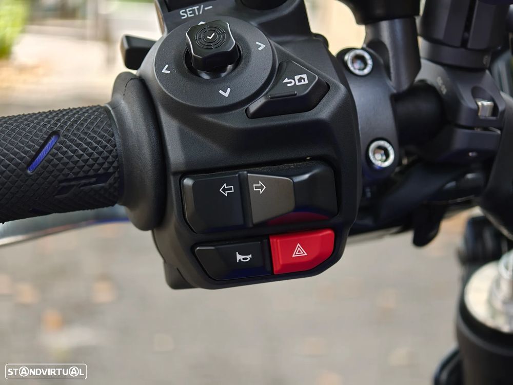Yamaha MT-09 - 10