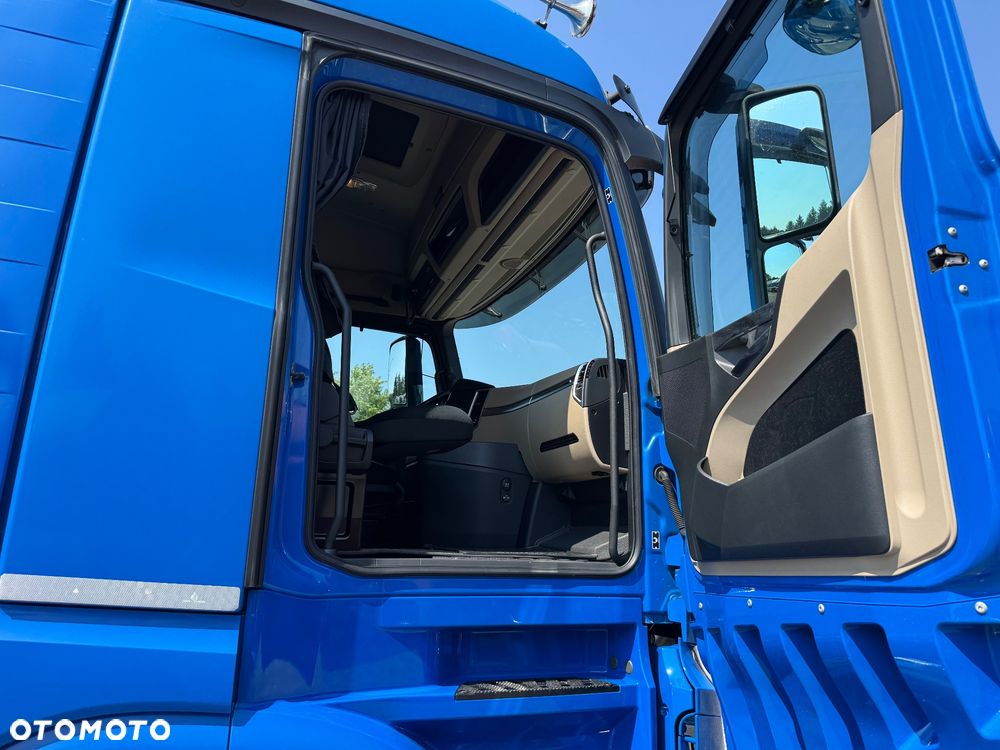 Mercedes-Benz Actros - 28