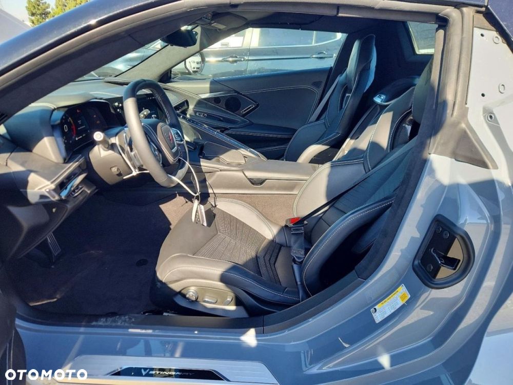 Chevrolet Corvette - 8