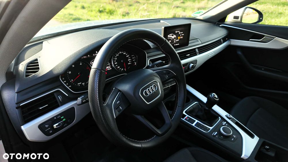 Audi A4 Limousine 2.0 TDI quattro design - 15