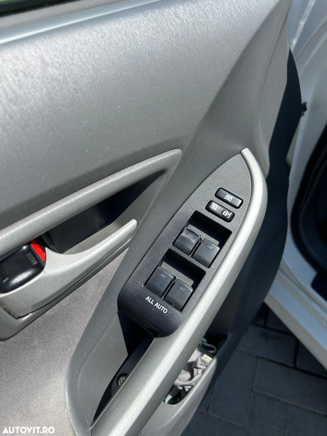 Toyota Prius (Hybrid) Sol - 9