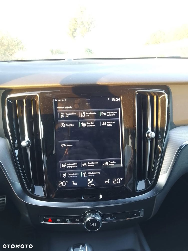 Volvo V60 T4 R-Design - 12