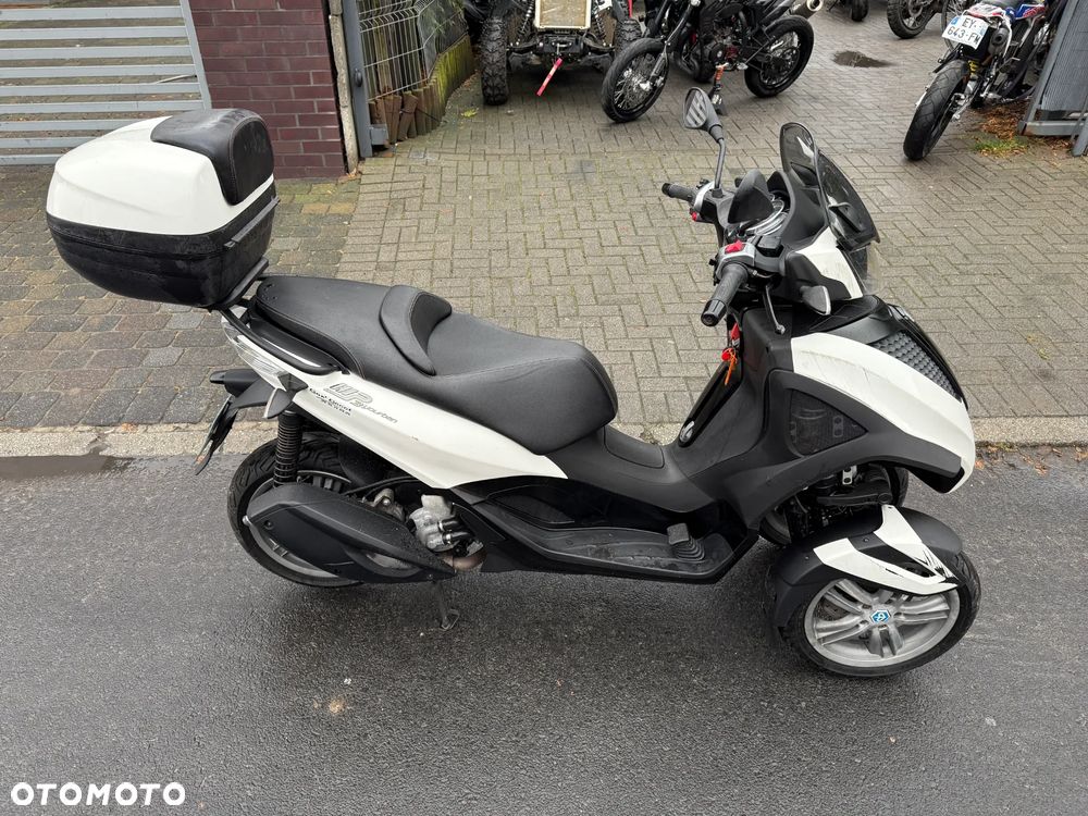 Piaggio MP-3 - 4