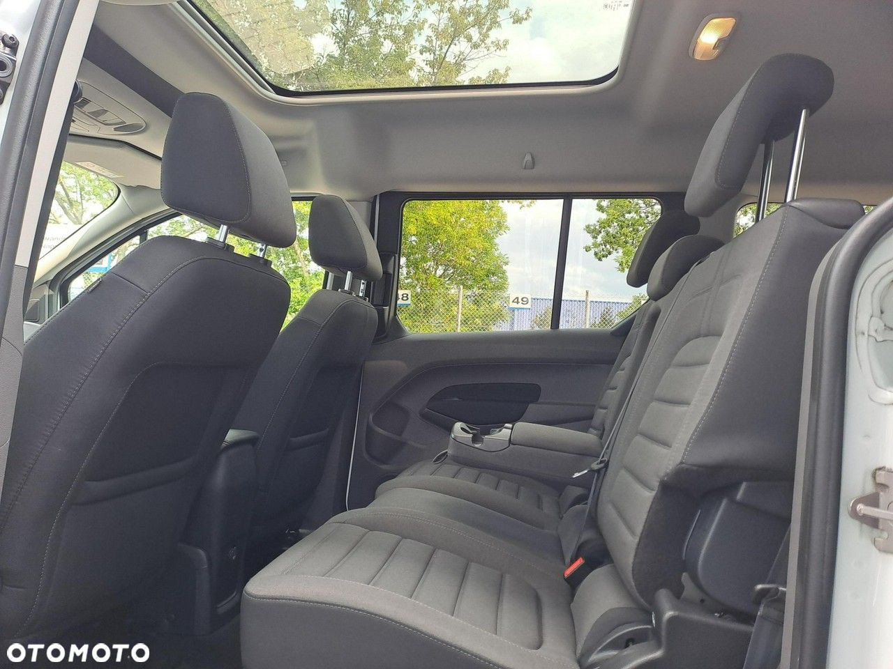 Ford Tourneo Connect Grand - 15