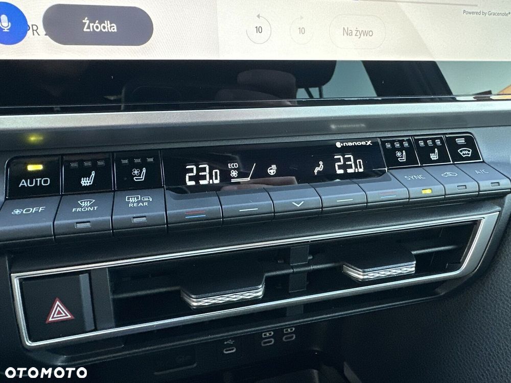 Toyota Camry - 24