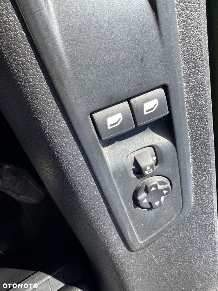 Peugeot Expert Kombi Standard 2,8t EAT8 - 25