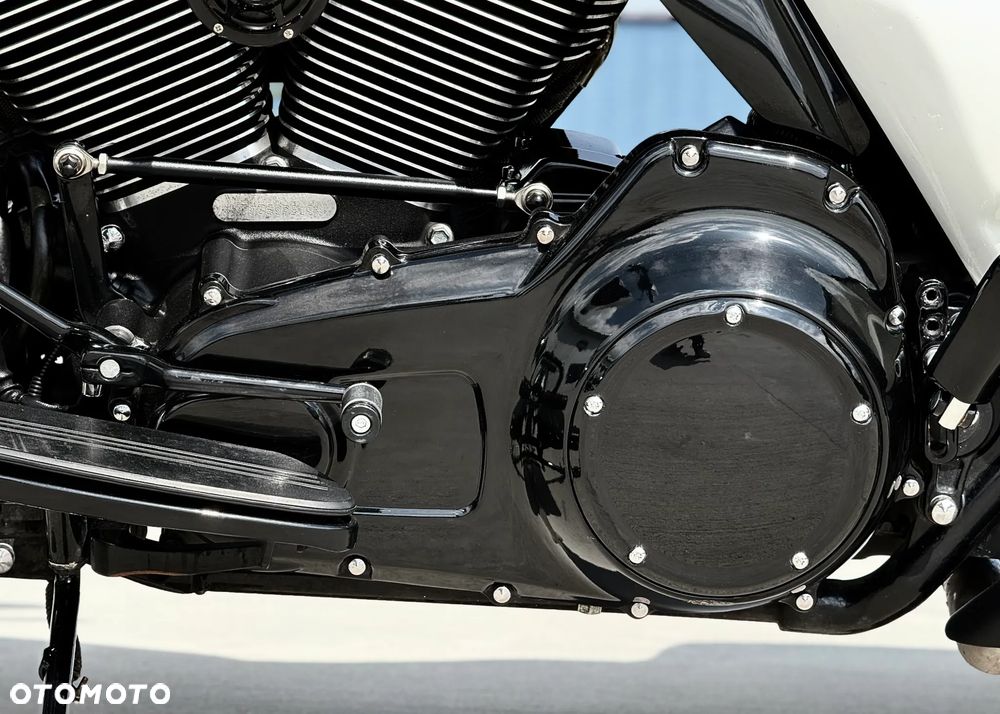 Harley-Davidson Touring Road Glide - 33