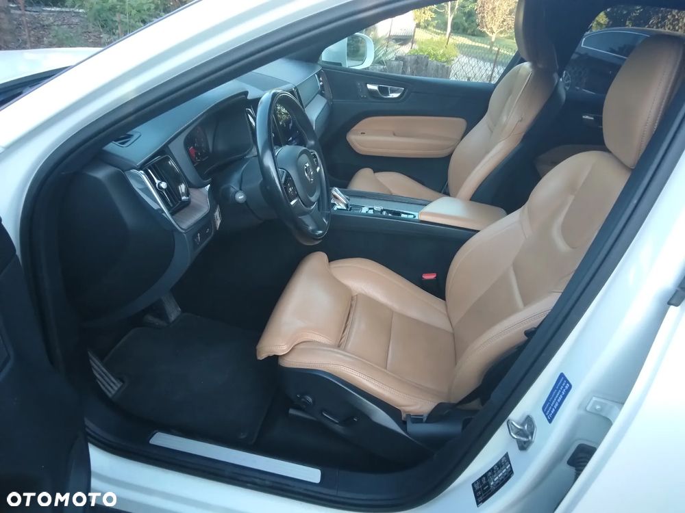 Volvo XC 60 B4 D Inscription - 11