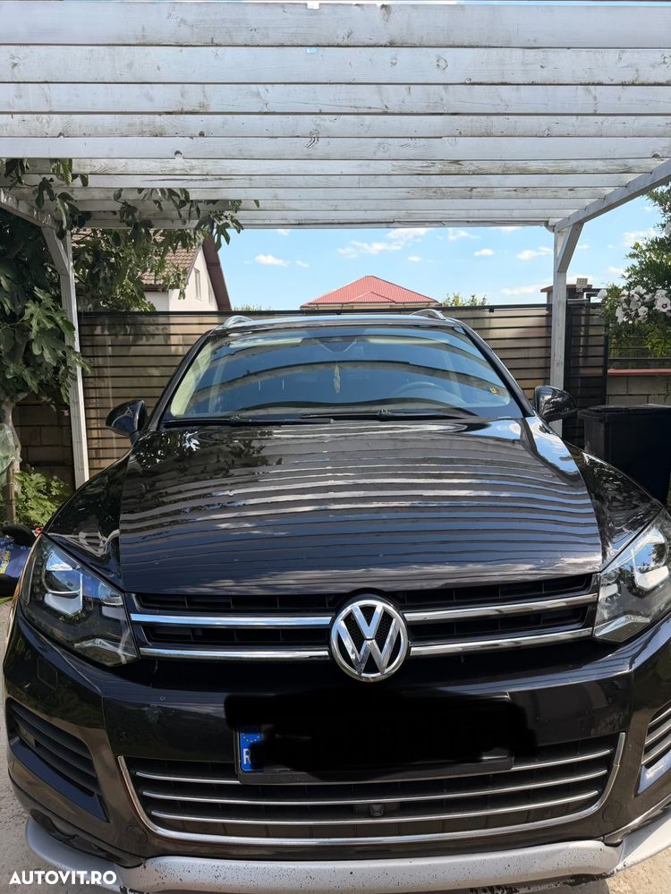 Volkswagen Touareg - 1
