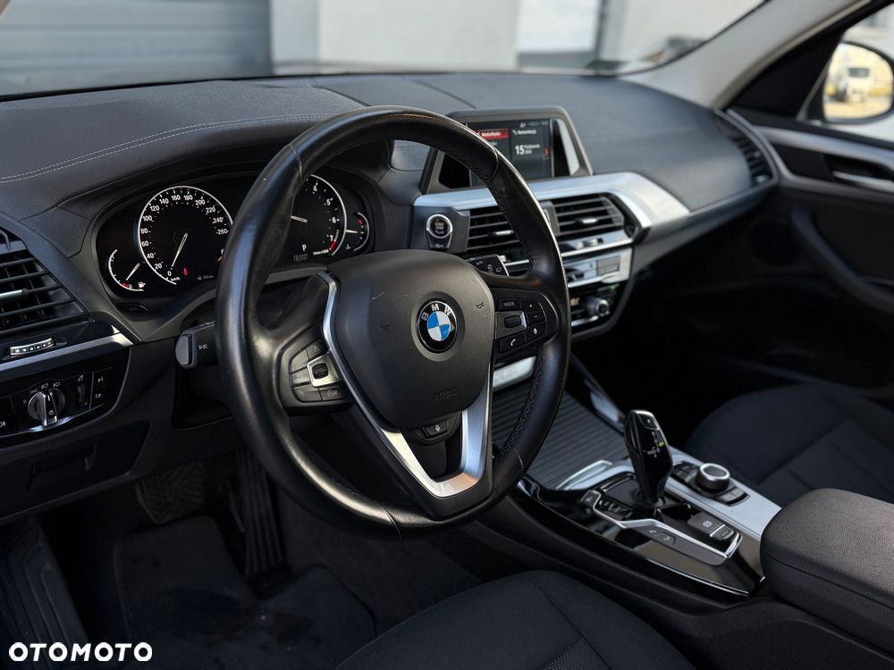 BMW X3 xDrive20i Advantage - 14