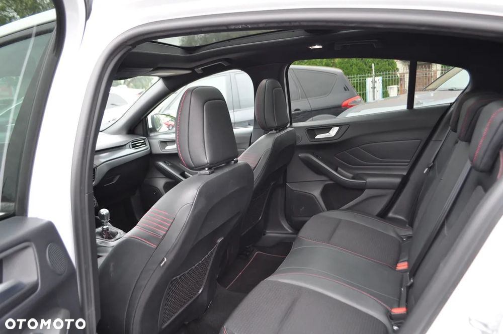 Ford Focus 1.0 EcoBoost Hybrid ST-LINE VIGNALE - 34