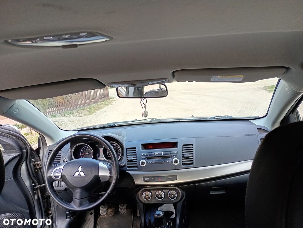 Mitsubishi Lancer 1.6 - 9