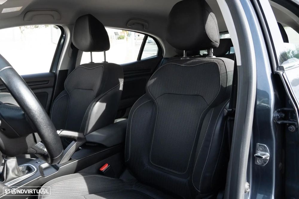 Renault Mégane 1.5 dCi Comfort SS - 9