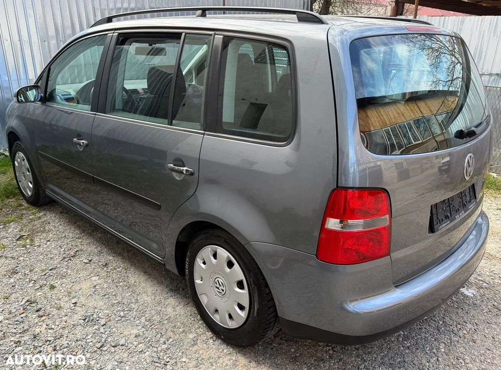 Volkswagen Touran - 2