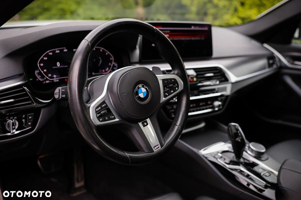 BMW Seria 5 530e M Sport sport - 32