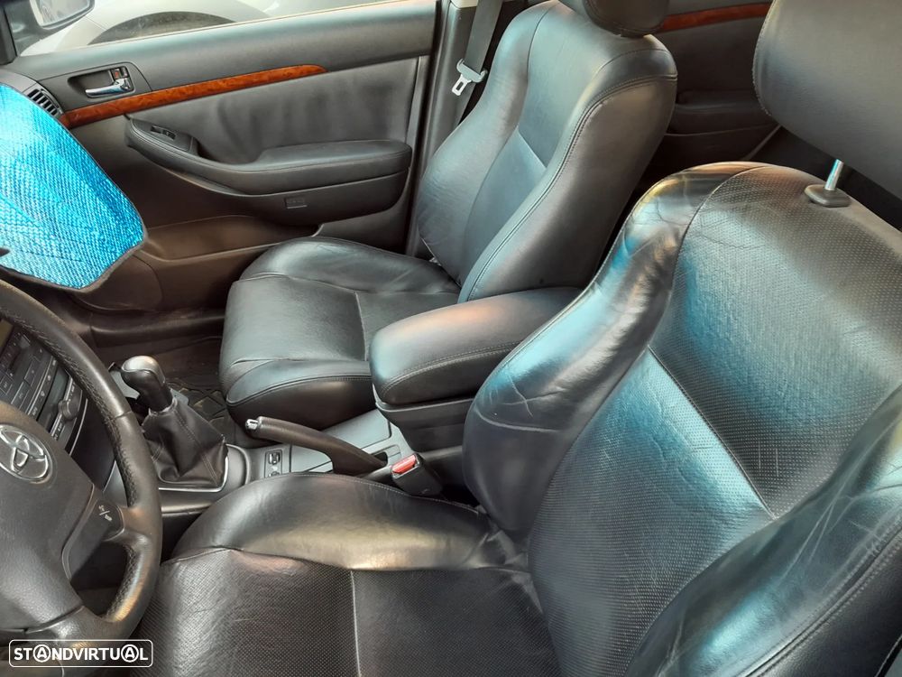 Toyota Avensis SW 2.0 D-4D - 5