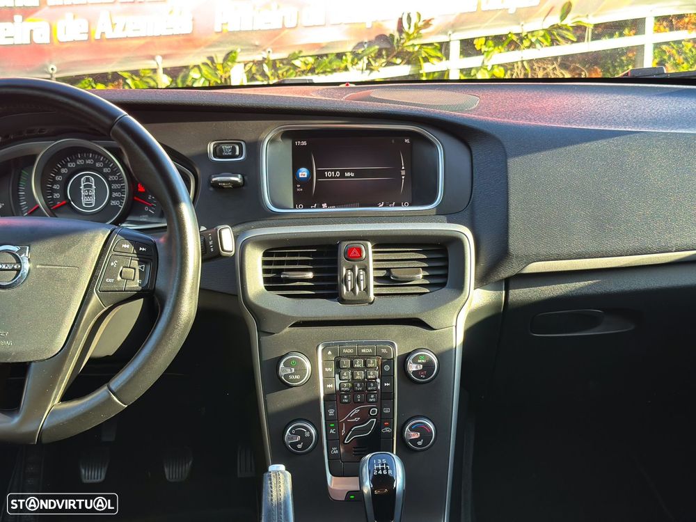 Volvo V40 2.0 D2 Momentum - 14