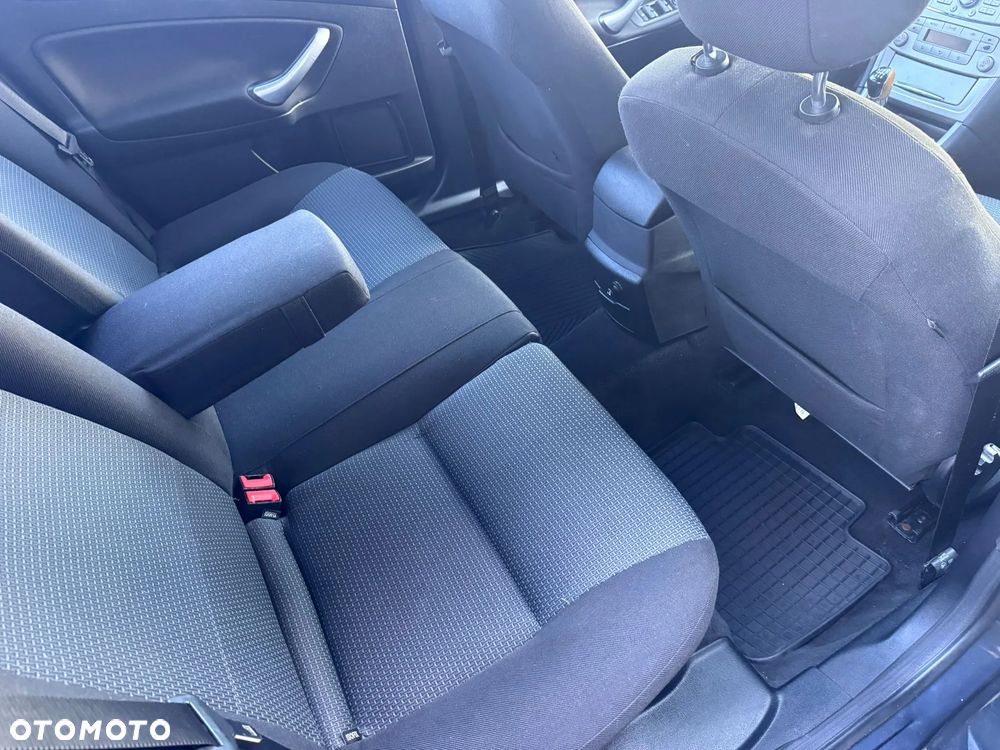 Ford Mondeo 2.0 TDCi Silver X - 28