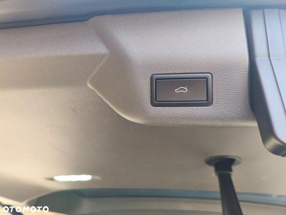 Volkswagen Multivan 2.0 TSI L2 Style DSG - 24