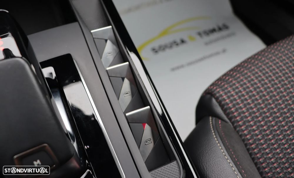 DS DS3 Crossback PureTech 130 Aut. PERFORMANCE LINE + - 39