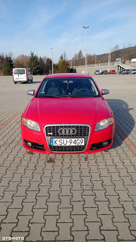 Audi A4 Limousine - 1