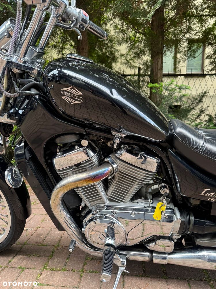 Suzuki Intruder - 12