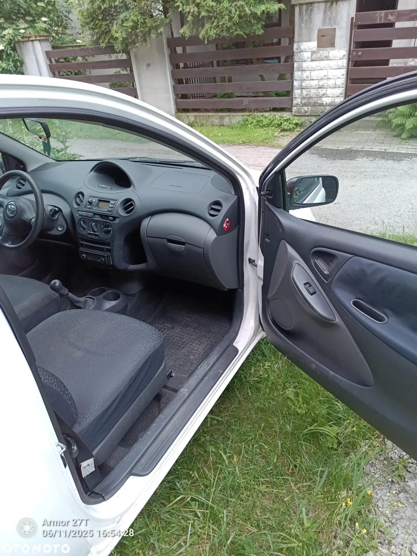 Toyota Yaris 1.0 Base - 3