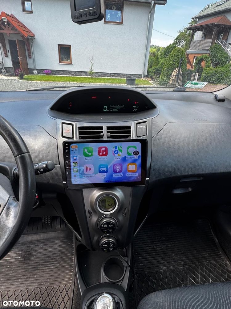 Toyota Yaris - 4