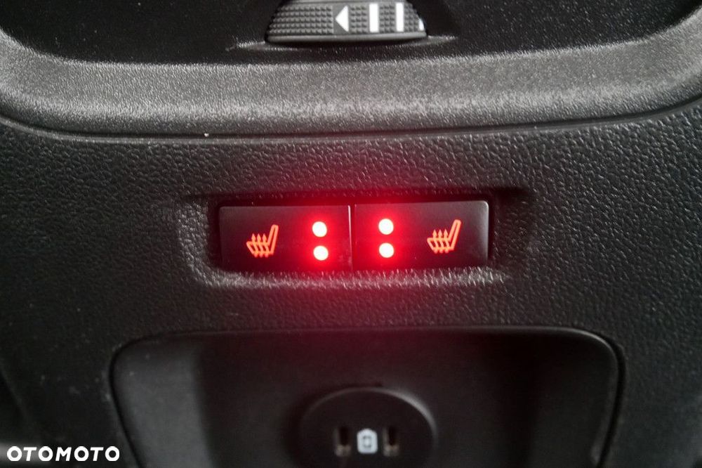 Ford Kuga - 32