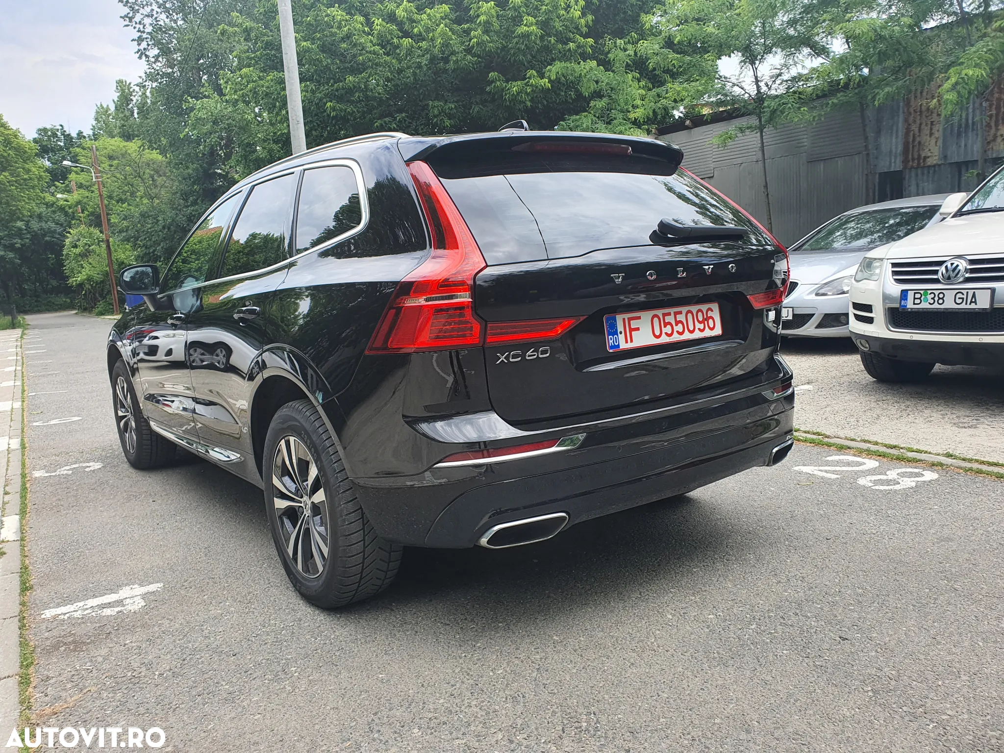 Volvo XC 60 T6 AWD Recharge Ultimate Black Edition - 4