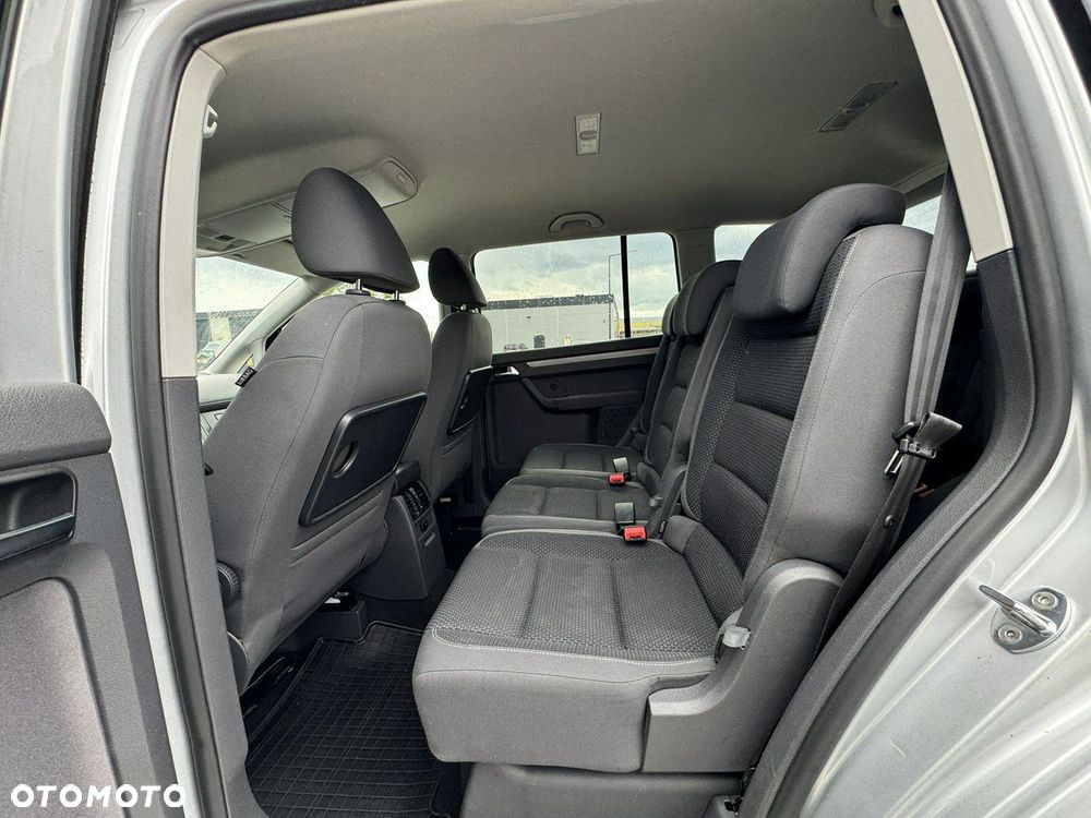 Volkswagen Touran - 30