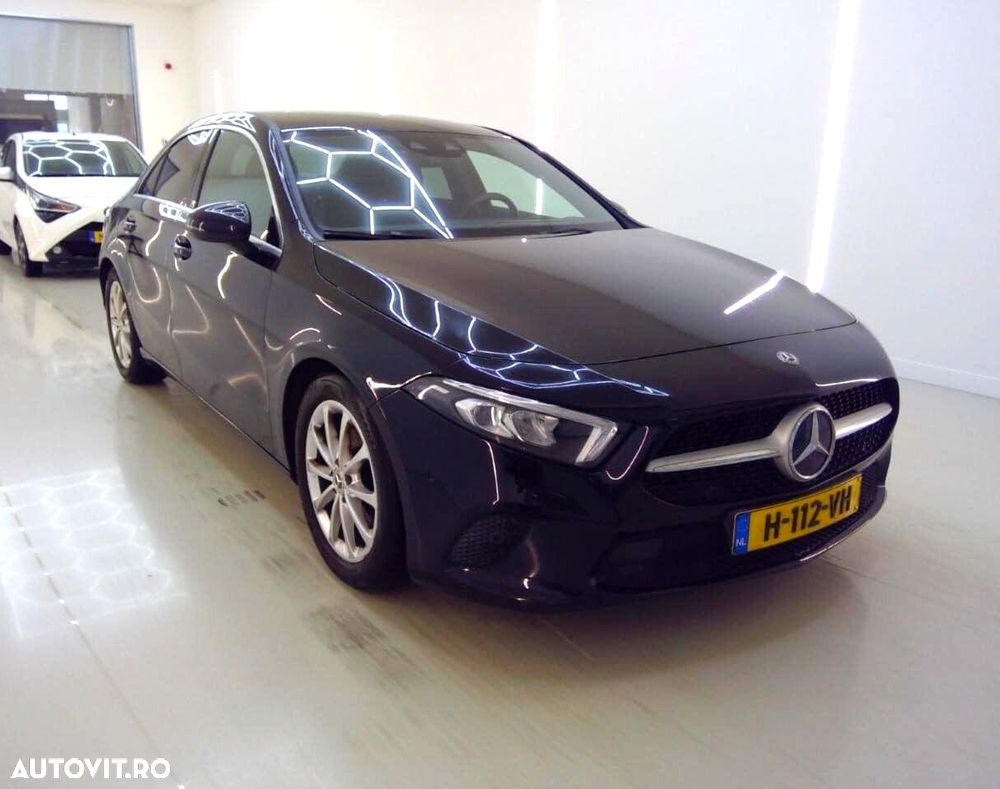 Mercedes-Benz A 180 7G-DCT Edition 2021 - 3