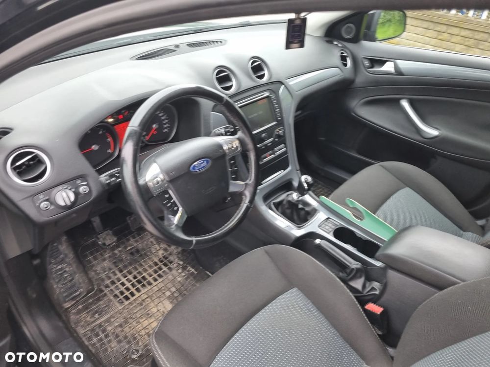 Ford Mondeo SW 1.6 TDCi Champions Edition - 18