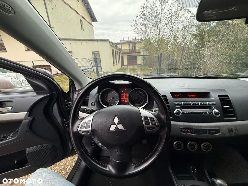 Mitsubishi Lancer - 8