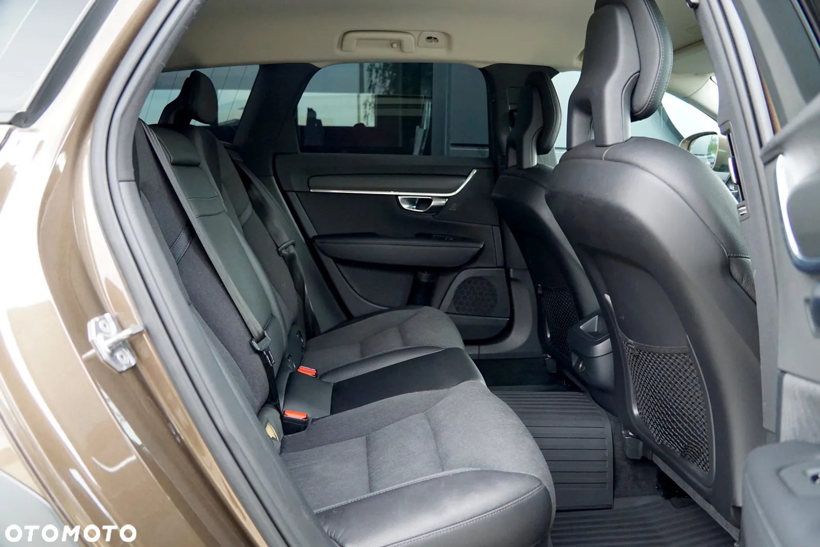 Volvo V90 Cross Country D4 AWD - 23