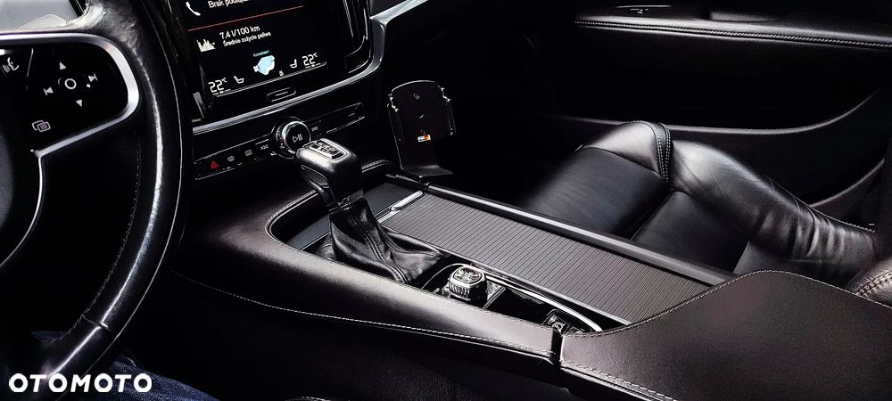 Volvo S90 D4 SCR Momentum Pro - 26