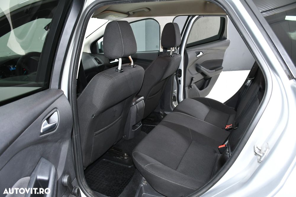 Ford Focus 1.6 TDCI DPF Trend - 8