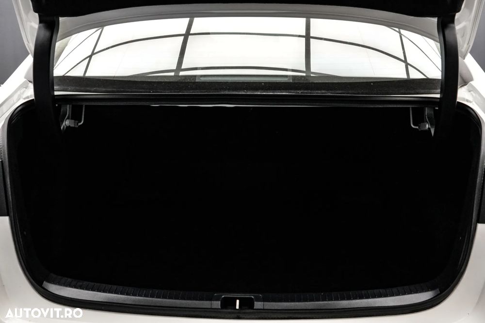 Toyota Corolla 1.8 HSD Dynamic Plus - 25