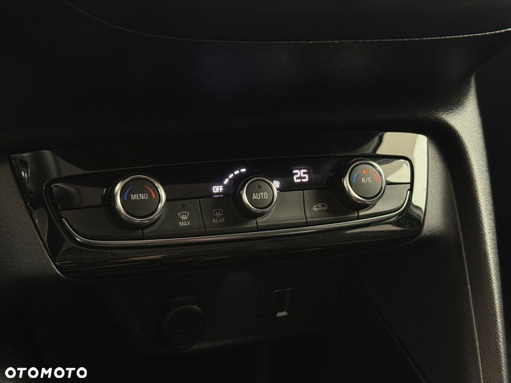 Opel Corsa 1.2 Elegance S&S - 24