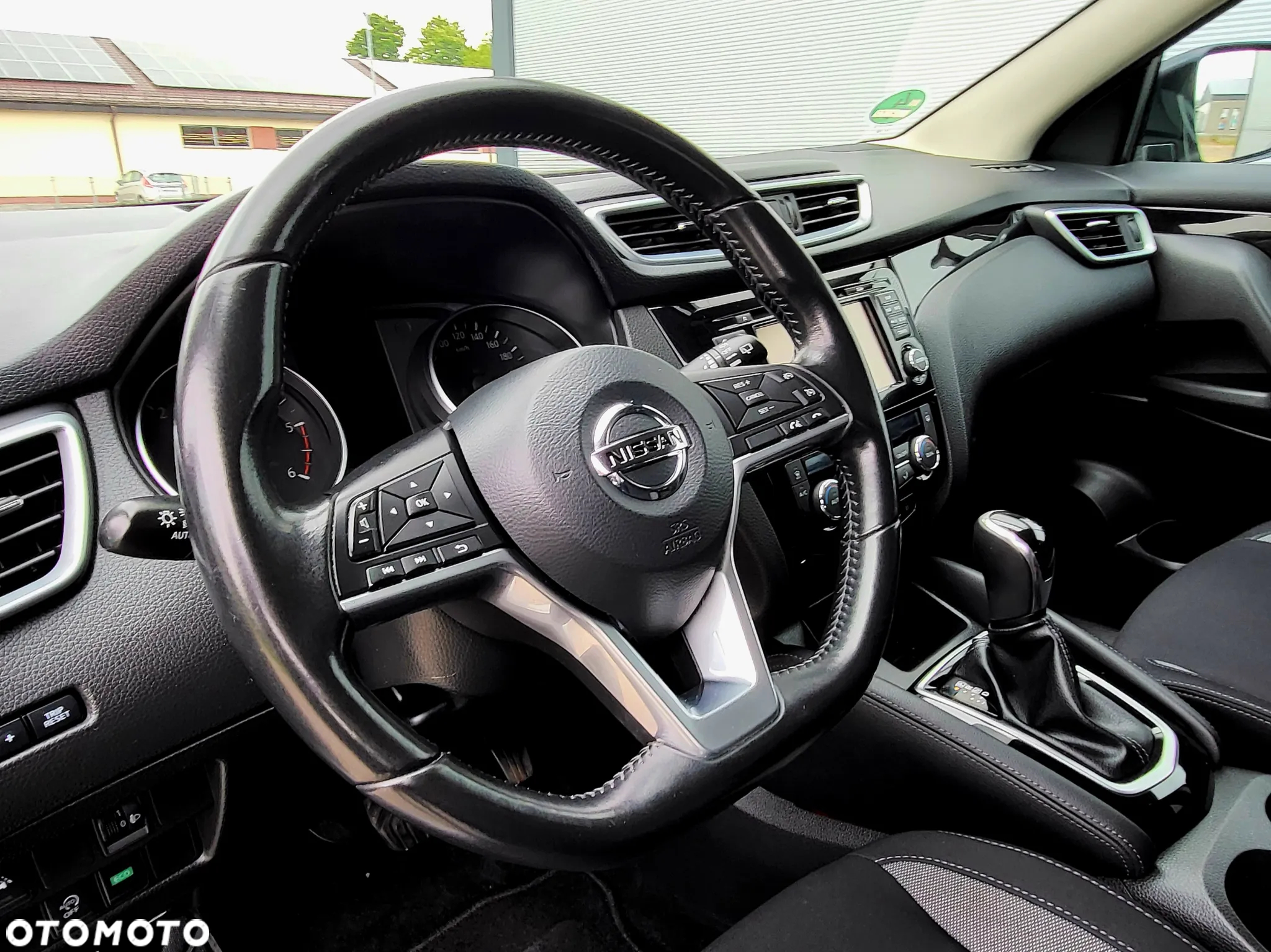 Nissan Qashqai 1.6 DCi N-Connecta Xtronic - 26