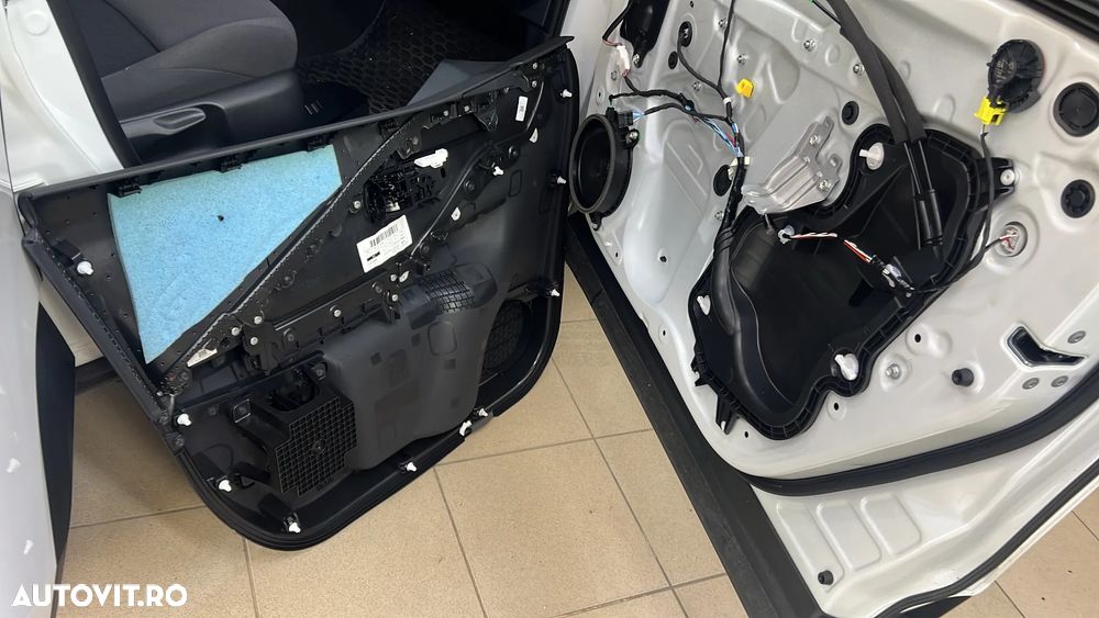 Toyota C-HR - 32