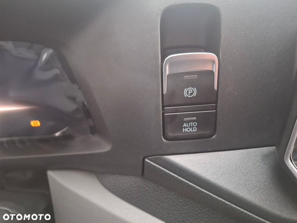 Volkswagen Crafter Skrzynia z plandeką - 26