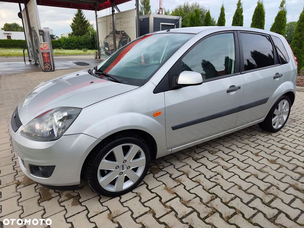 Ford Fiesta 1.3 Ambiente - 34